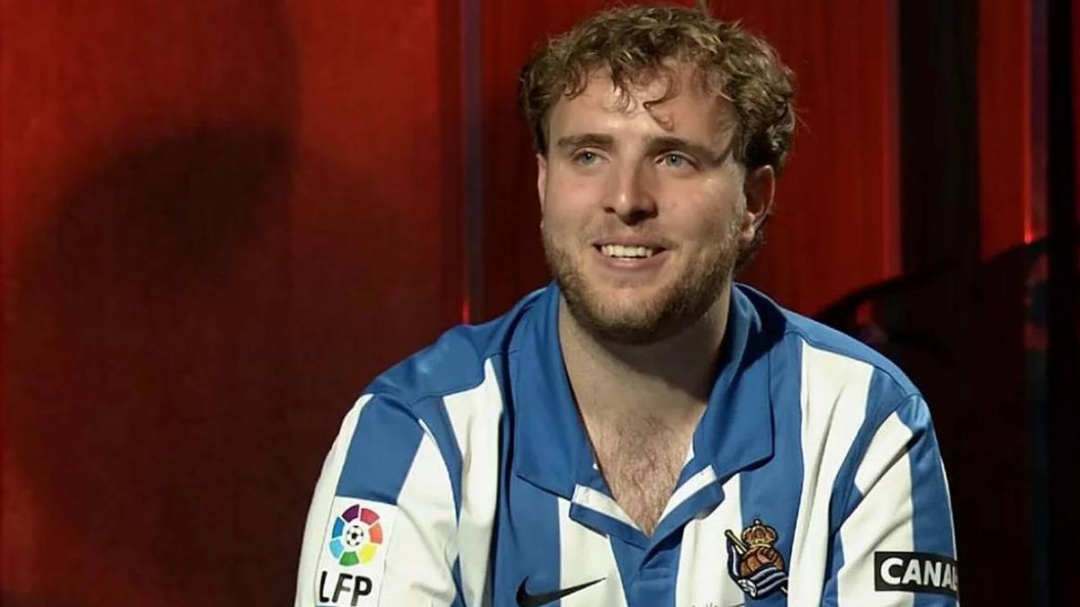 El curioso motivo por el que un aficionado de la Real Sociedad es abucheado en 'La Revuelta'