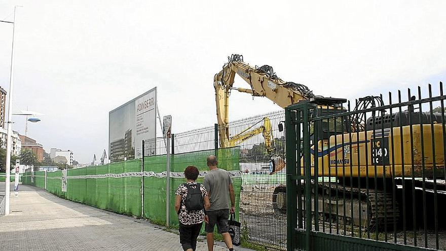 Obras para construir el centro Adinberri en el solar de Lasa. Aitziber Muga