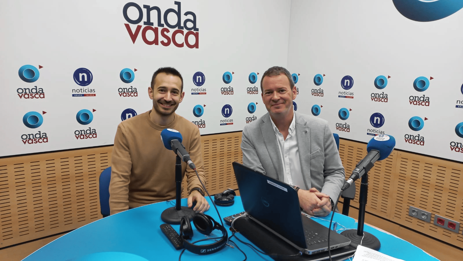 Adrián López con Txema Gutiérrez en ONDA VASCA