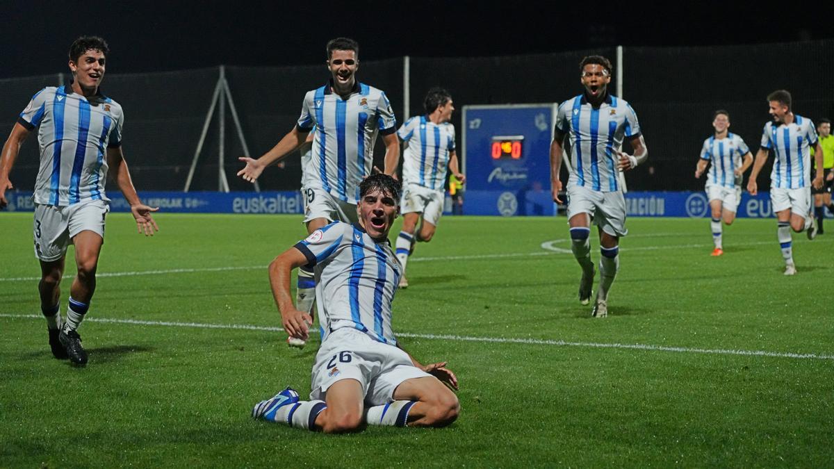 Jon Martin celebra el gol que marcó con la Real B ante el Barça Atlètic. / N.G.