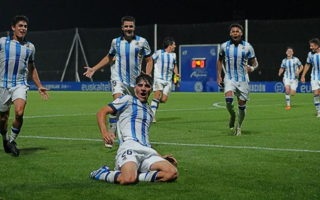 Jon Martin celebra el gol que marcó con la Real B ante el Barça Atlètic. / N.G.