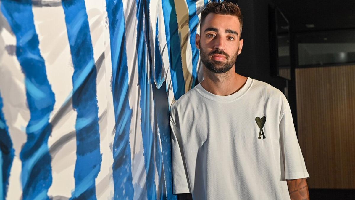 Brais, en la zona interior del estadio de Anoeta. / ARNAITZ RUBIO