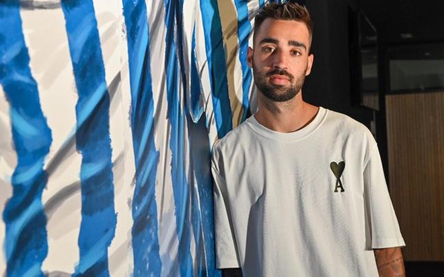 Brais, en la zona interior del estadio de Anoeta. / ARNAITZ RUBIO