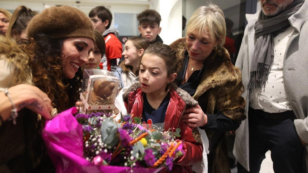 Sofía Otero, a su llegado el domingo al aeropuerto de Loiu tras el premio en la Berlinale.