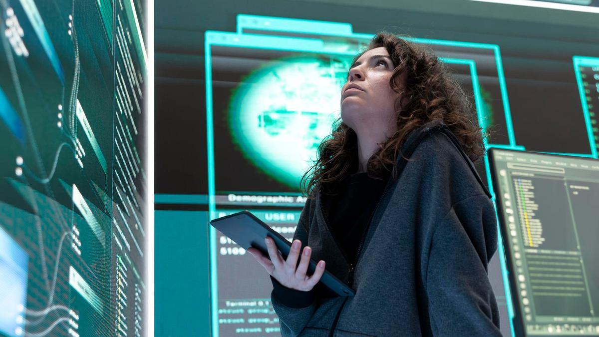 Revisores humanos valorarán los mensajes sospechosos de tendencias autolesivas o aparentemente suicidas antes de comunicarlo a los padres.