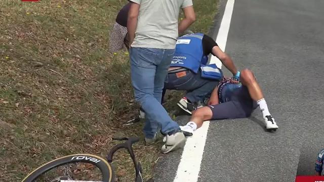 Imagen de la caída de Mikel Landa