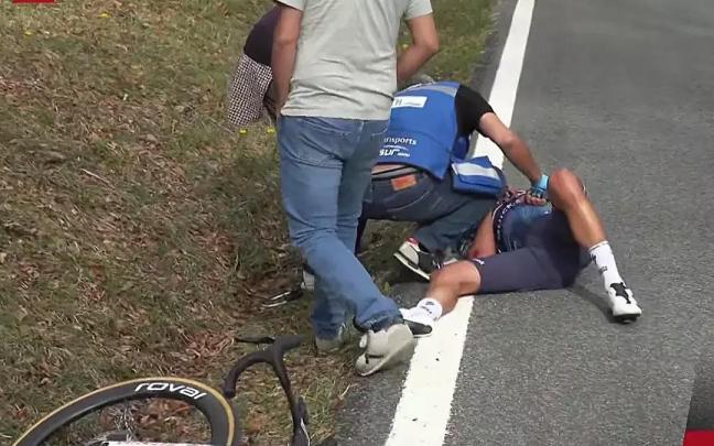 Imagen de la caída de Mikel Landa