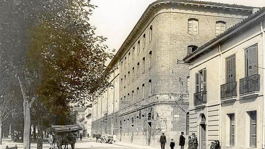 El Vínculo y la casa de Baños en el paseo de Sarasate, 1918