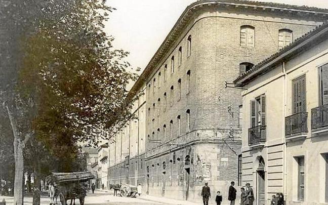 El Vínculo y la casa de Baños en el paseo de Sarasate, 1918 El Vínculo y la casa de Baños en el paseo de Sarasate, 1918