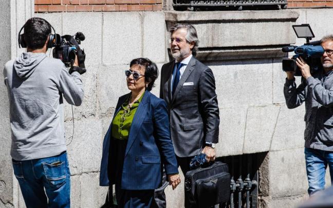 La presidenta de Asociación de Fiscales, Cristina Dexeus Ferrer, a su llegada a una reunión con el Ministerio de Justicia. La presidenta de Asociación de Fiscales, Cristina Dexeus Ferrer, a su llegada a una reunión con el Ministerio de Justicia.
