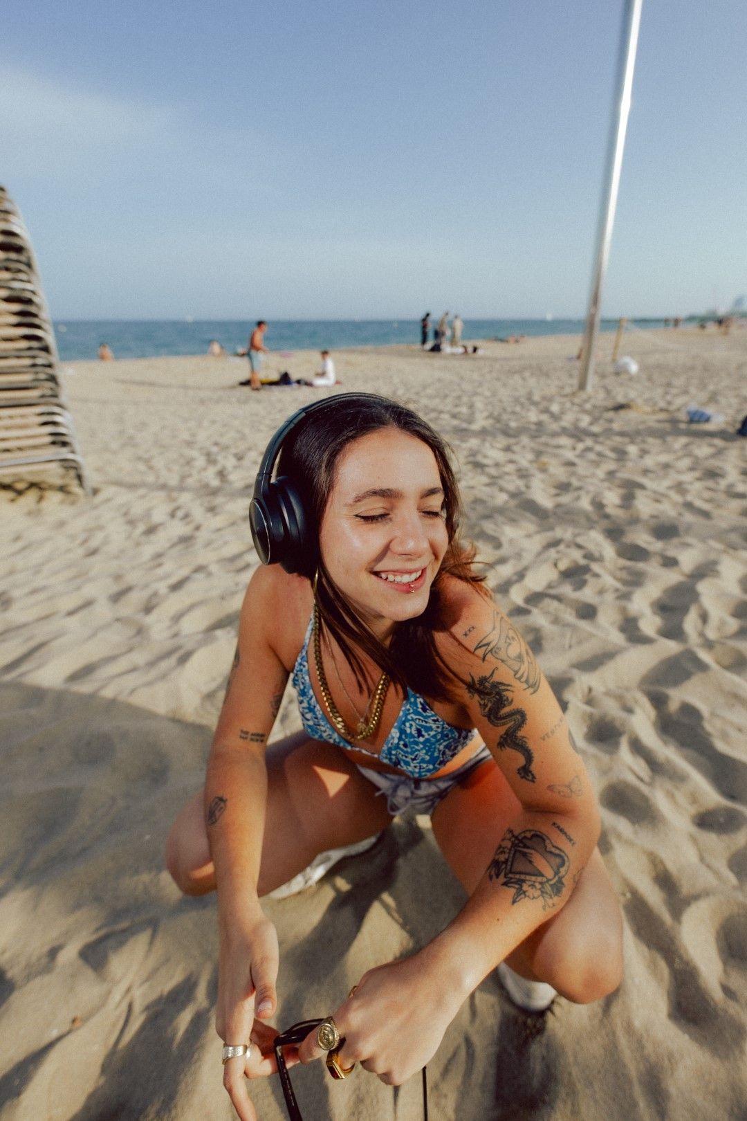 Suu aterriza en Dabadaba.