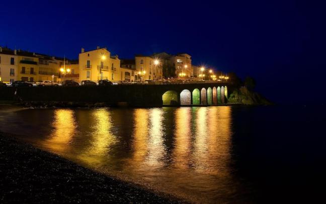 VIsta nocturna de la playa de Fontaulé