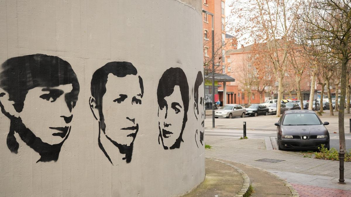 Mural en Gasteiz por los sucesos del 3 de marzo de 1976 que forma parte del itinerario ‘La ciudad pintada’.