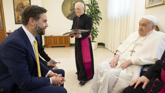 El vicepresidente de EEUU, JD Vance, junto al fallecido Papa Francisco / Vatican Media El vicepresidente de EEUU, JD Vance, junto al fallecido Papa Francisco