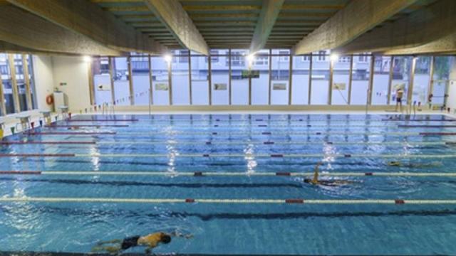 Piscina municipal de Hernani / Jon Urbe Piscina municipal de Hernani