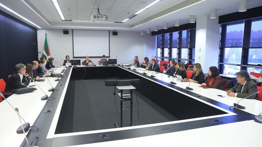 La cuarta reunión del Consejo Asesor Vasco del Emprendimiento, presidido por la consejera de Desarrollo Económico, Arantxa Tapia.