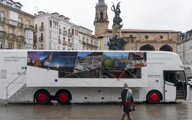 Presentación de la nueva campaña de promoción turística de Álava y Vitoria-Gasteiz.