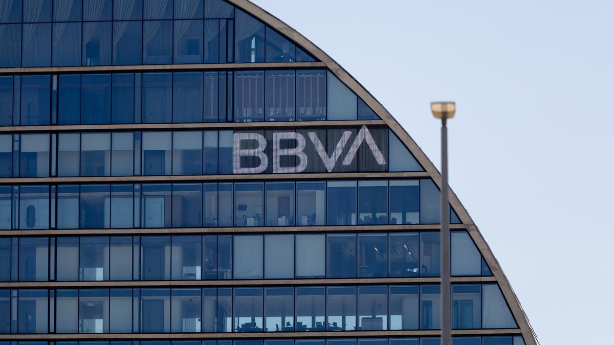 Fachada de la sede del BBVA en Madrid.