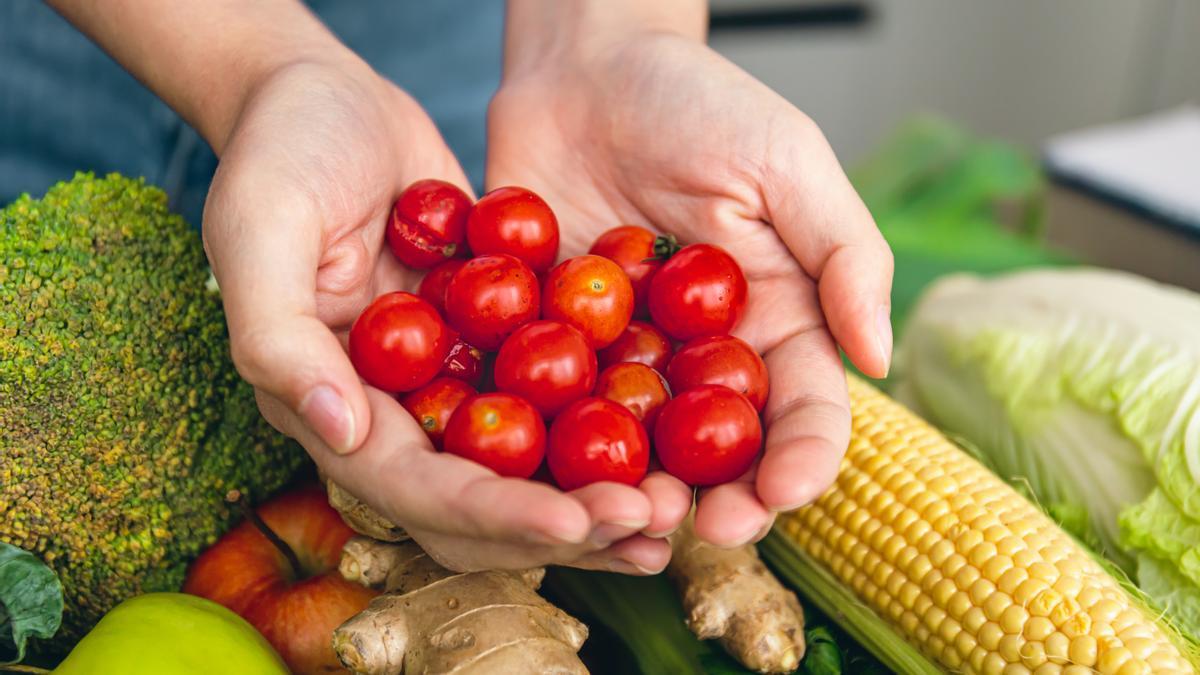 Puedes medir cuánta comida necesitas con tus manos.