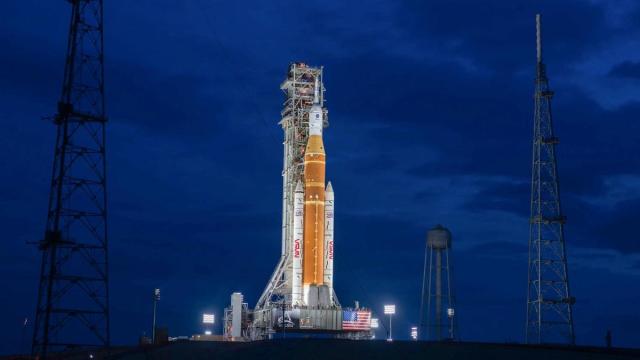 Imagen de un cohete de la NASA en la base de Cabo Cañaveral
