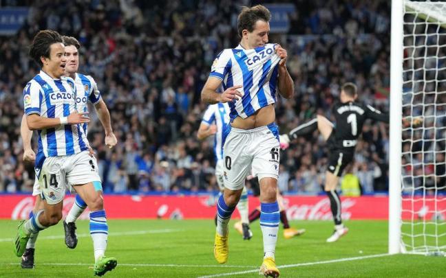 Mikel Oyarzabal celebra su gol ante el Athletic en el partido de Anoeta. Mikel Oyarzabal celebra su gol ante el Athletic en el partido de Anoeta.