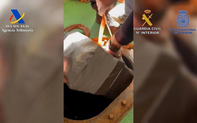 Intervenidos 2.000 kilos de cocaína oculta en el tanque de lastre de un mercante en Tenerife