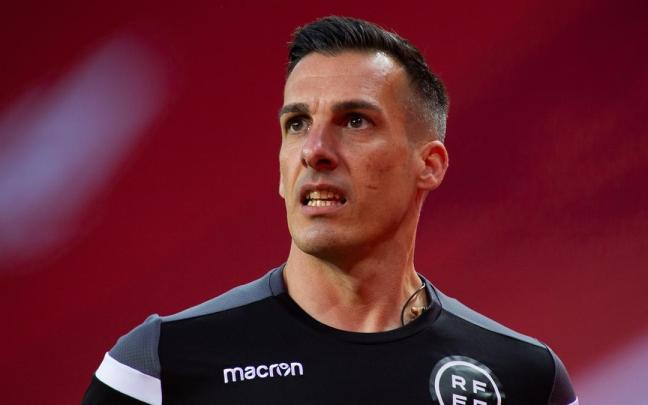 El &aacute;rbitro Xavier Estrada Fern&aacute;ndez en una fotograf&iacute;a de archivo.