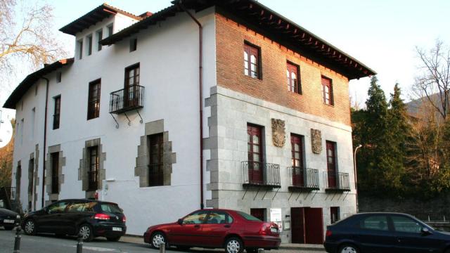 Vista del exterior del Centro de Salud de Azkoitia.