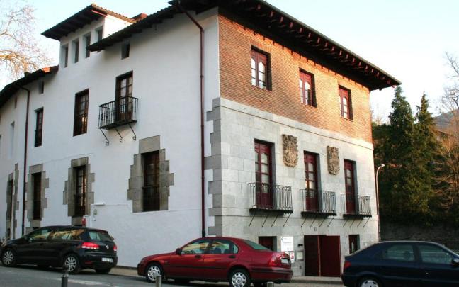 Vista del exterior del Centro de Salud de Azkoitia.