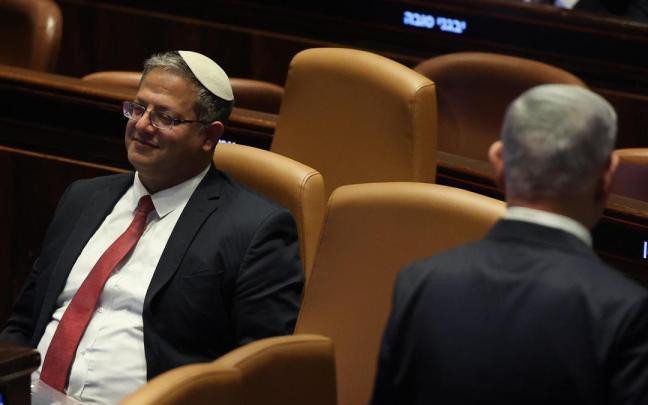 Netanyahu junto a Ben Gvir en el parlamento israelí.