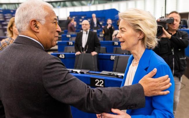 Von der Leyen y Costa, en el Parlamento Europeo.