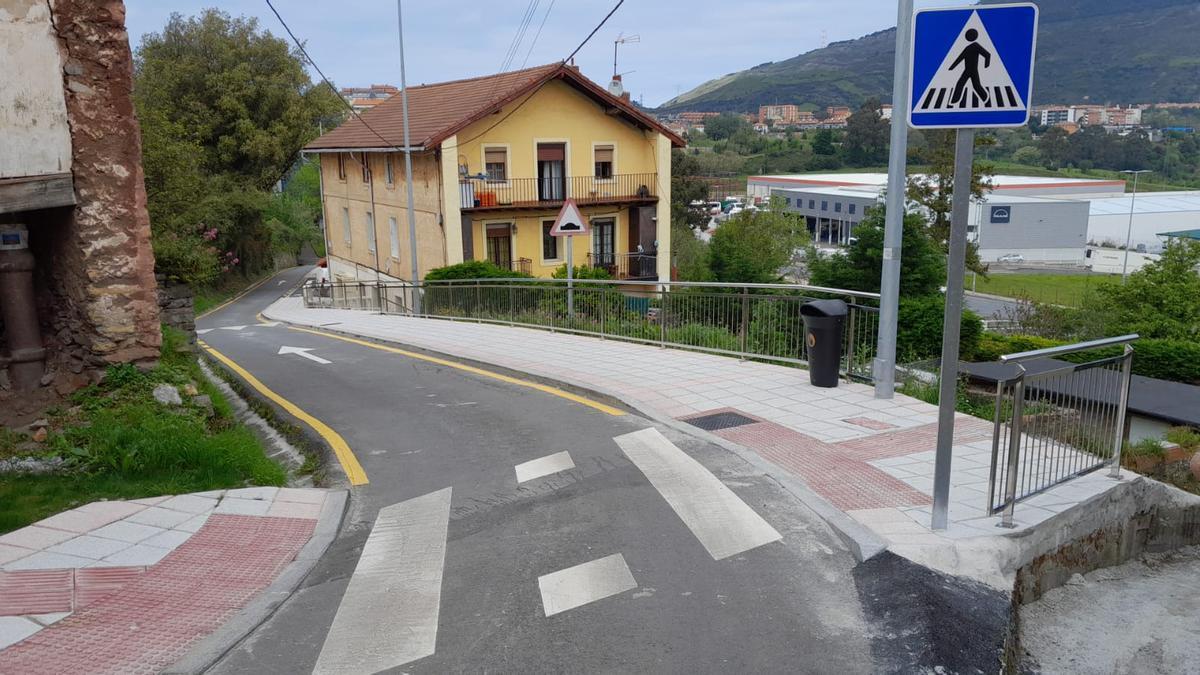 La obra de la acera ha supuesto una inversión de 158.000 euros