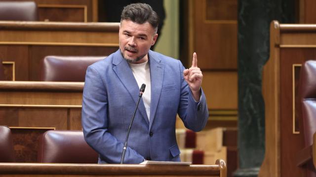El portavoz de ERC en el Congreso, Gabriel Rufian, interviene durante una sesión plenaria, en el Congreso de los Diputados.