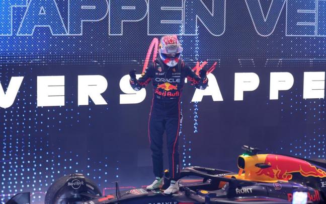 Max Verstappen celebra su victoria en el Gran Premio de Catar.