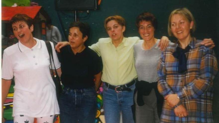 Profesoras de Txantxiku en una imagen de la historia de ikastola.