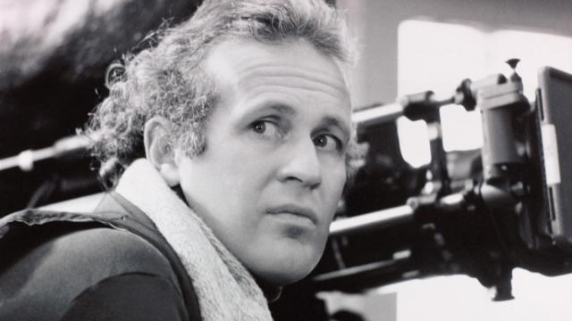 Muere John Irvin, director de La colina de la hamburguesa, a los 86 años.