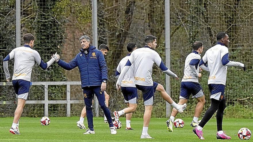 Los jugadores de la Real, durante un entrenamiento en Zubieta. / RUBEN PLAZA