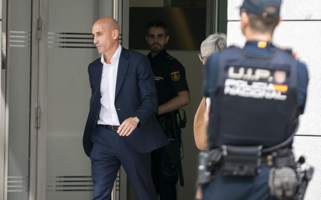 Rubiales, tras ser interrogado este pasado viernes en la Audiencia Nacional. Rubiales, tras ser interrogado este pasado viernes en la Audiencia Nacional.