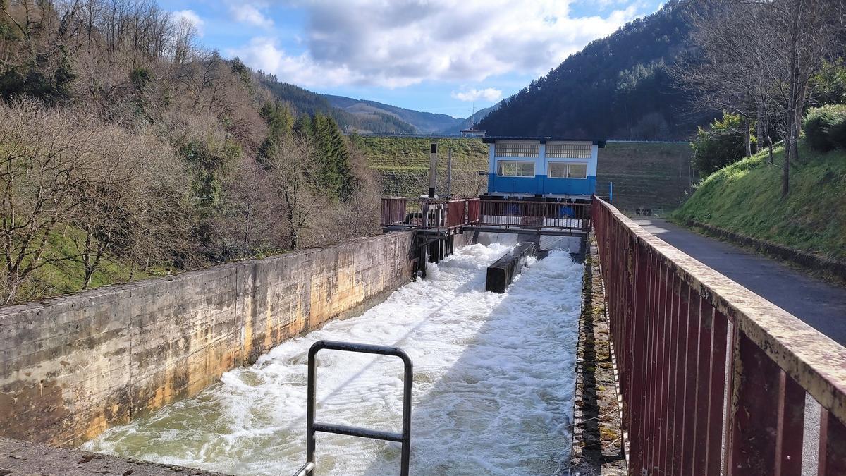 Embalse de Undurraga, en Zeanuri (Bizkaia)