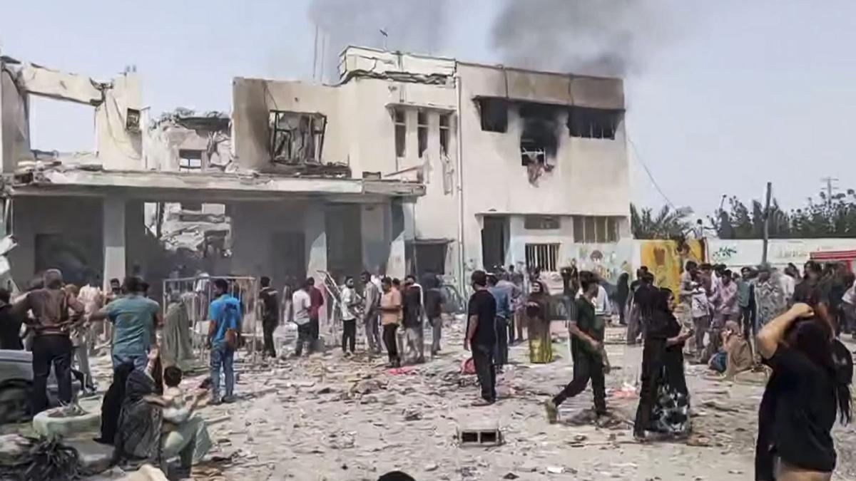 Imagen de la escuela bombardeada al sur de Irán.