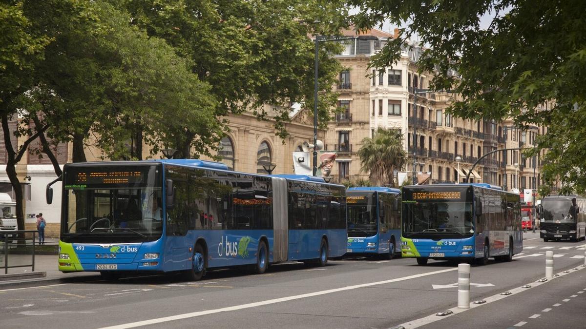  Autobuses de Dbus en el Boulevard. Redaccion NdG 