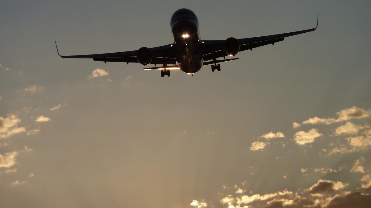 Imagen de un avión en vuelo | Foto: Pixabay