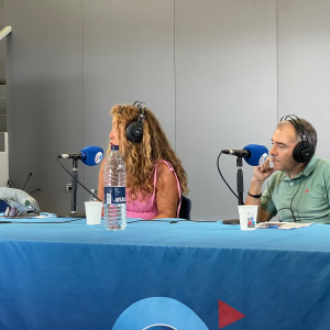 Aitziber Lauzirika, administradora del Parque Empresarial Abra Industrial y Angel Medina, responsable técnico de la agencia de desarrollo comarcal Metazaldeko Behargintza en el set de ONDA VASCA