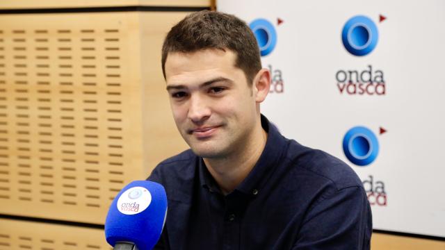 Joseba Díez Antxustegi, portavoz del PNV en el Parlamento Vasco, entrevistado en Onda Vasca