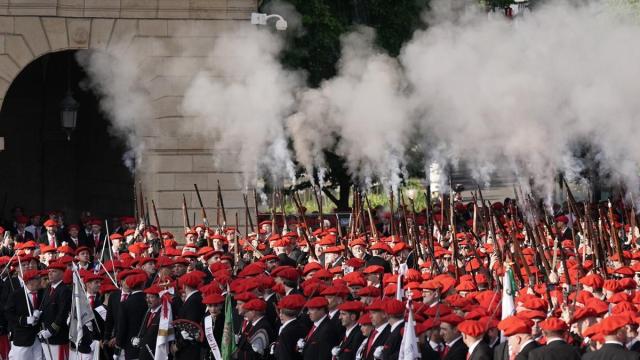 El Ayuntamiento explica que tras "abandonar" el Alarde tradicional, el proceso con la compañía Jaizkibel, no se ha conseguido "iniciar el diálogo" entre las partes / Noticias de Gipuzkoa - Rubén Plaza