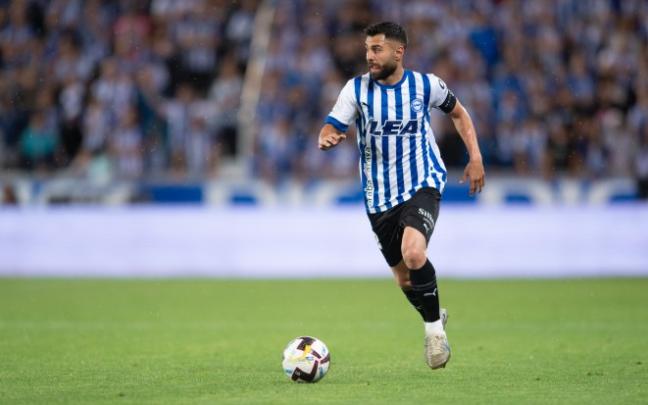 Un jugador del Alavés, durante el encuentro frente al Levante. Foto: Deportivo Alavés
