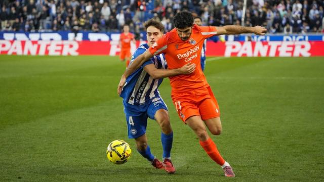 Alavés y Real Sociedad vuelven a verse las caras. ADRIÁN RUIZ HIERRO