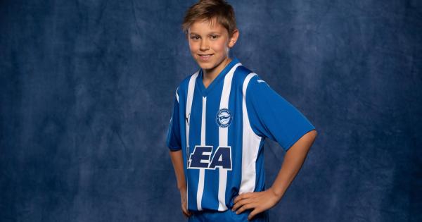 Nueva camiseta del Alavés para su regreso a Primera. Foto: Deportivo Alavés