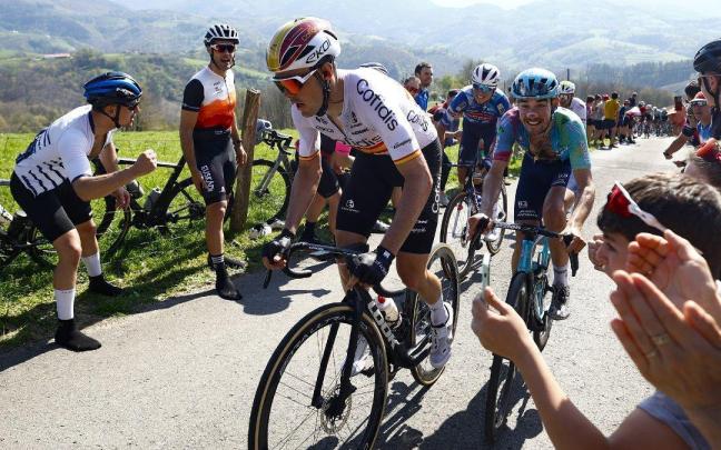 Alex Aranburu, con el maillot del Cofidis. SPRING CYCLING