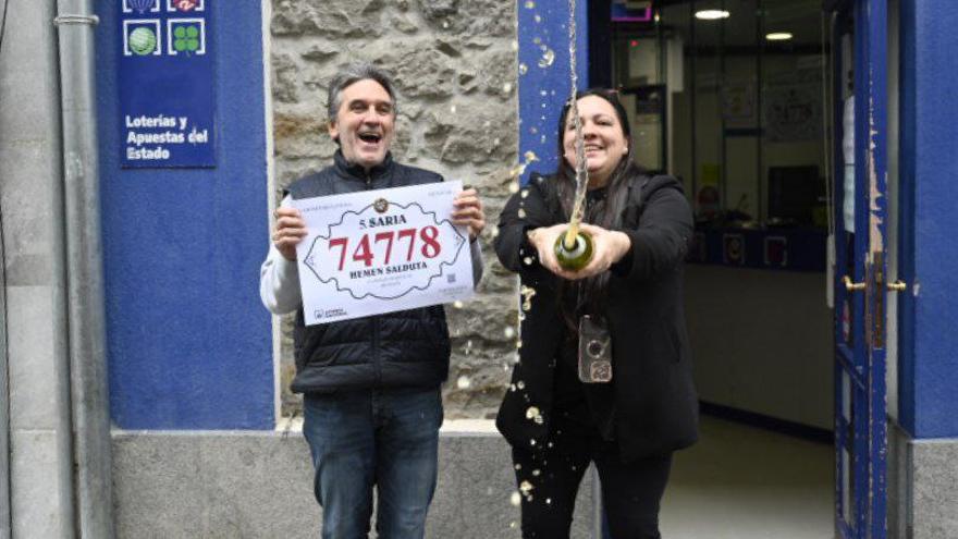La administración de lotería Llámalo suerte de Beasain. Imagen: Arnaitz Rubio | Noticias de Gipuzkoa